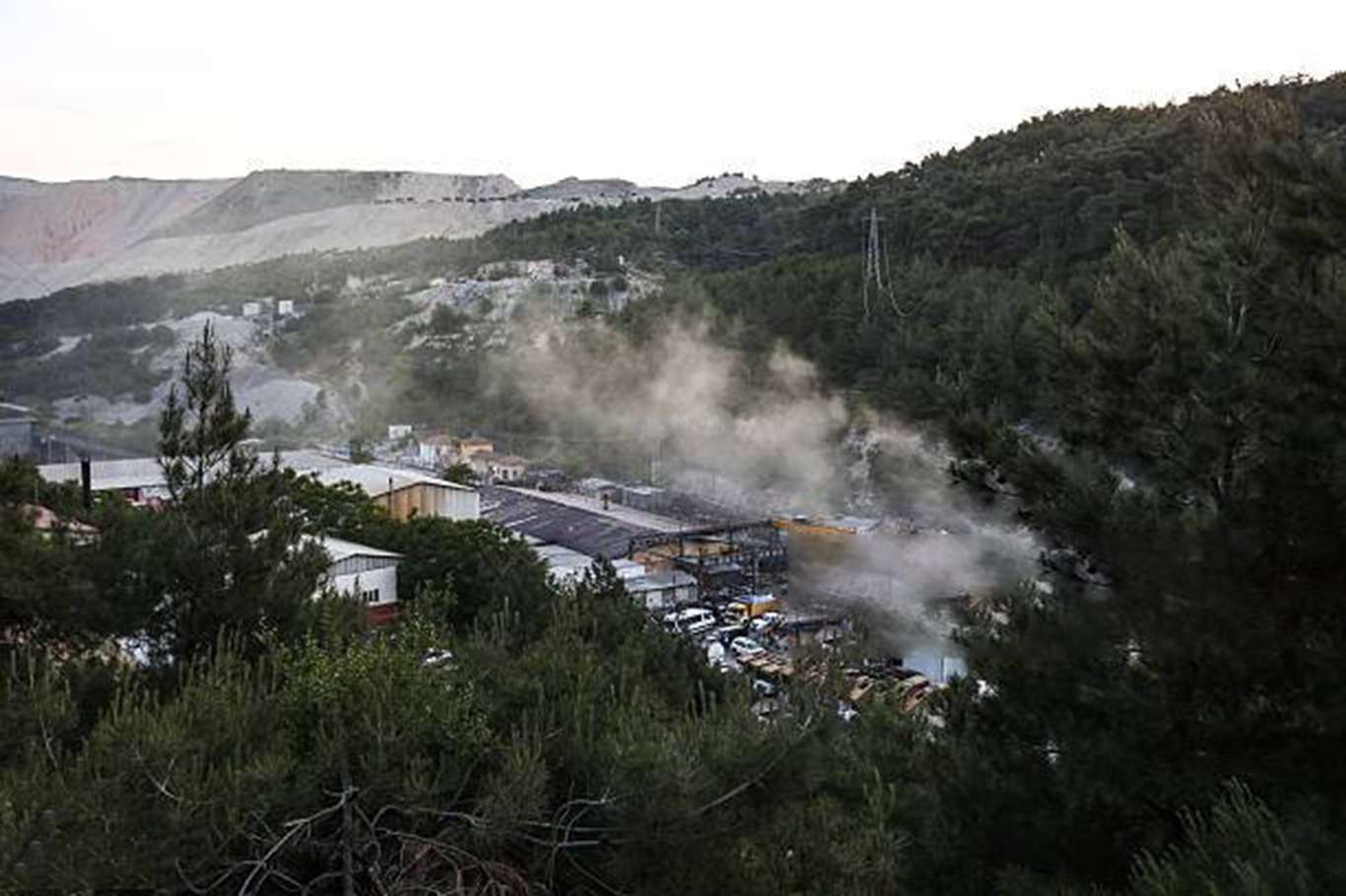 Soma'da maden ocağında kaza: 10 işçi yaralandı Soma'da maden ocağında kaza: 10 işçi yaralandı